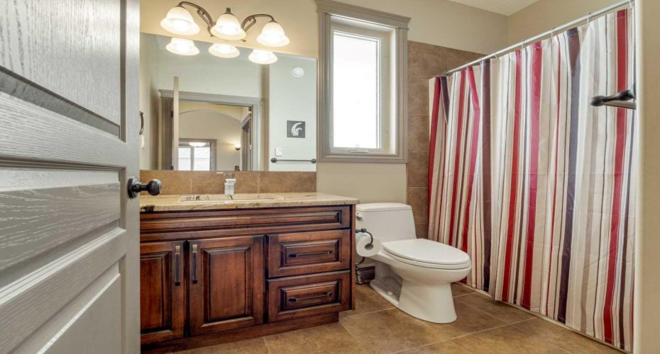 Main Floor Full Bathroom