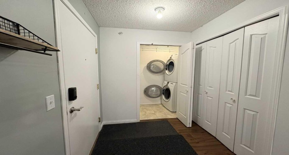 4000 Somervale Court, Calgary, Alberta T2Y 4J3, 2 Bedrooms Bedrooms, ,2 BathroomsBathrooms,Residential,For Sale,Somervale,A2273458