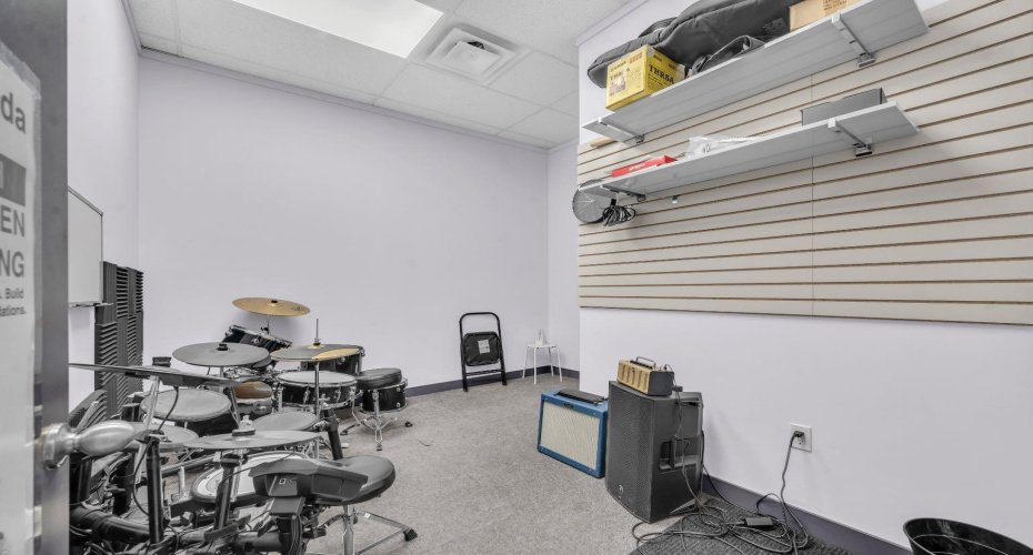 Calgary, Alberta, ,Commercial,For Lease,A2273469