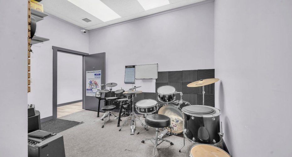 Calgary, Alberta, ,Commercial,For Lease,A2273469