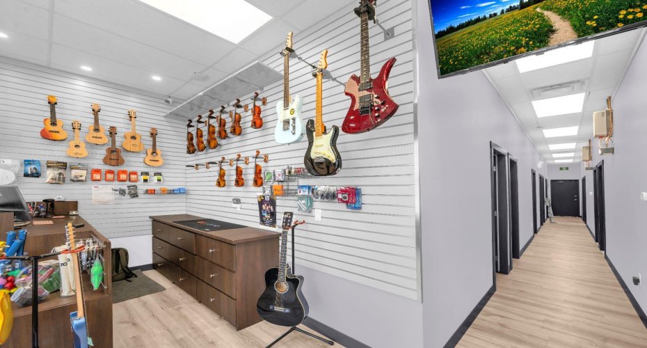 Calgary, Alberta, ,Commercial,For Lease,A2273469