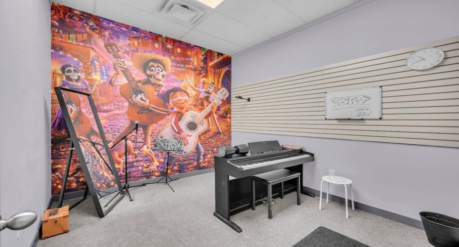 Calgary, Alberta, ,Commercial,For Lease,A2273469