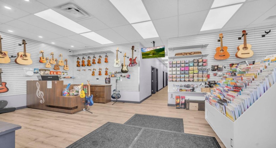 Calgary, Alberta, ,Commercial,For Lease,A2273469