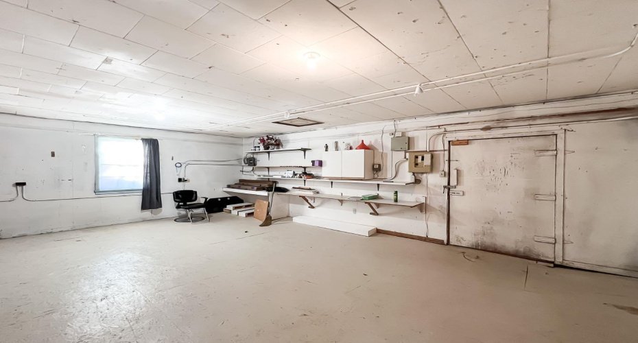 8 Railway Avenue, Falher, Alberta T0H 1M0, ,Commercial,For Sale,Railway,A2272159