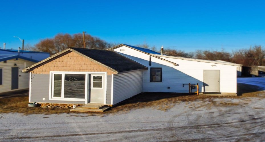 8 Railway Avenue, Falher, Alberta T0H 1M0, ,Commercial,For Sale,Railway,A2272159