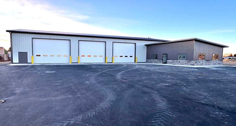 1212 30 Street, Lethbridge, Alberta T1H 7H6, ,Commercial,For Lease,30,A2273740