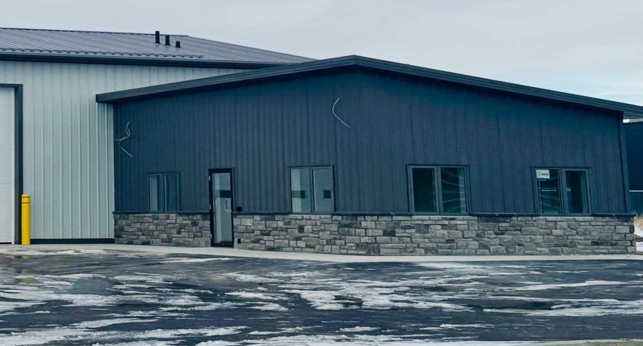 1212 30 Street, Lethbridge, Alberta T1H 7H6, ,Commercial,For Lease,30,A2273740