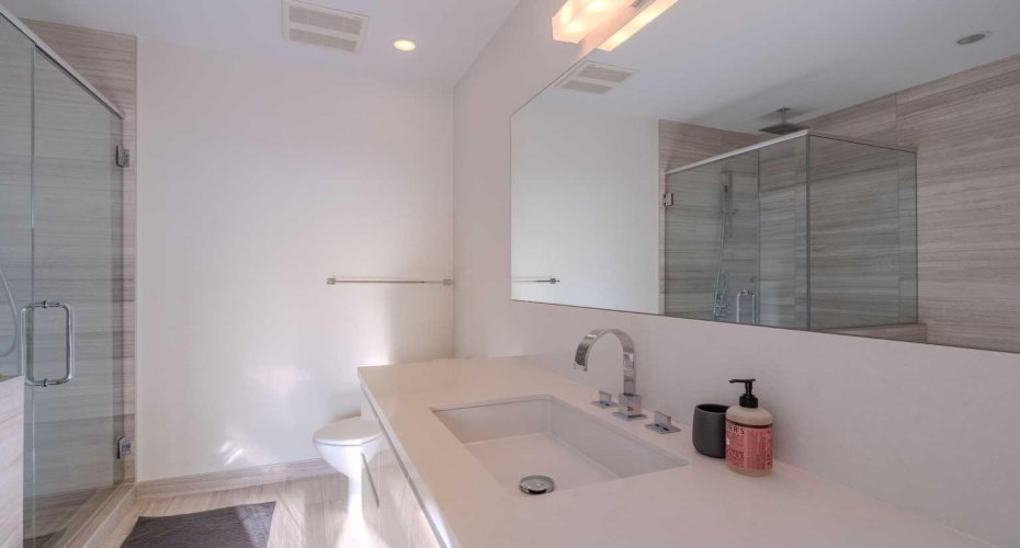 1122 3 Street, Calgary, Alberta T2G 1H7, 2 Bedrooms Bedrooms, ,3 BathroomsBathrooms,Residential,For Sale,3,A2272524