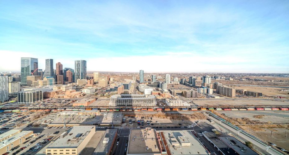 1122 3 Street, Calgary, Alberta T2G 1H7, 2 Bedrooms Bedrooms, ,3 BathroomsBathrooms,Residential,For Sale,3,A2272524