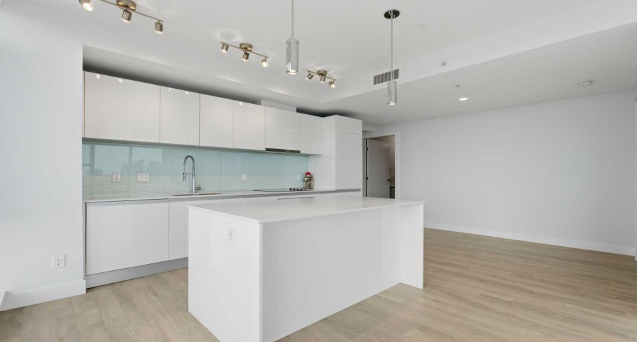 1122 3 Street, Calgary, Alberta T2G 1H7, 2 Bedrooms Bedrooms, ,2 BathroomsBathrooms,Residential,For Sale,3,A2273462