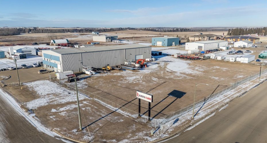 6702 & 6706 44 Avenue, Ponoka, Alberta T4J 1J8, ,Commercial,For Sale,44,A2273519