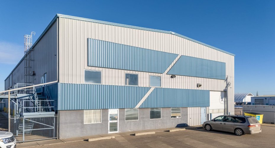 6702 & 6706 44 Avenue, Ponoka, Alberta T4J 1J8, ,Commercial,For Sale,44,A2273519