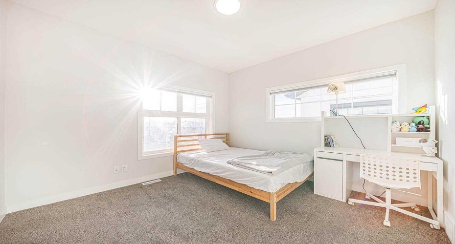 69 Les Jardins Park, Calgary, Alberta T2C 5V3, 2 Bedrooms Bedrooms, ,3 BathroomsBathrooms,Residential,For Sale,Les Jardins,A2273716