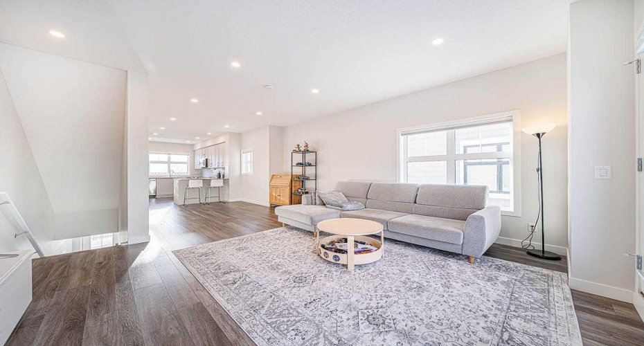 69 Les Jardins Park, Calgary, Alberta T2C 5V3, 2 Bedrooms Bedrooms, ,3 BathroomsBathrooms,Residential,For Sale,Les Jardins,A2273716