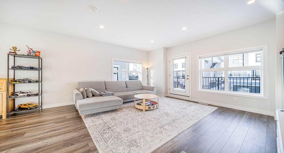 69 Les Jardins Park, Calgary, Alberta T2C 5V3, 2 Bedrooms Bedrooms, ,3 BathroomsBathrooms,Residential,For Sale,Les Jardins,A2273716