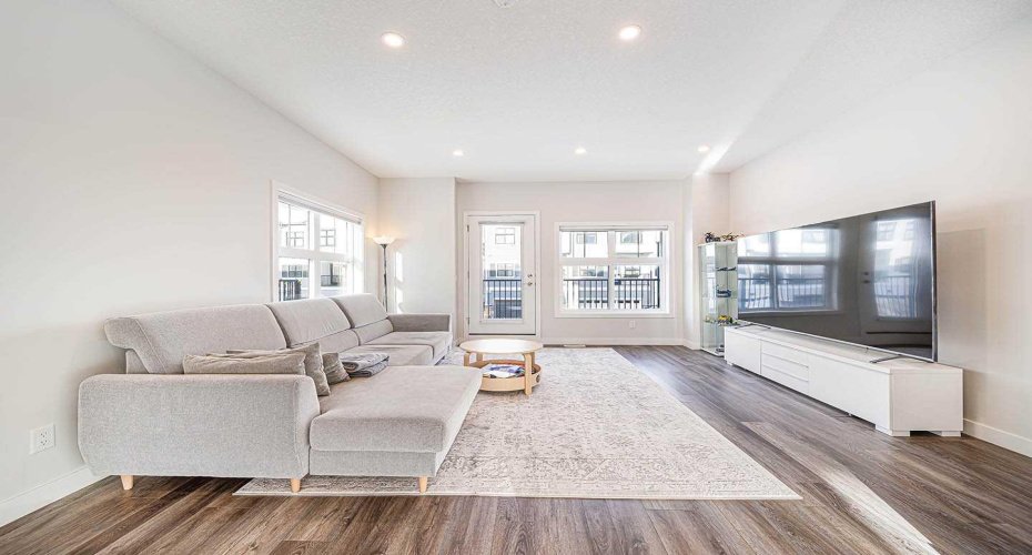69 Les Jardins Park, Calgary, Alberta T2C 5V3, 2 Bedrooms Bedrooms, ,3 BathroomsBathrooms,Residential,For Sale,Les Jardins,A2273716