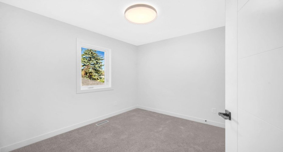 1844 24 Avenue, Calgary, Alberta T2M3T6, 4 Bedrooms Bedrooms, ,4 BathroomsBathrooms,Residential,For Sale,24,A2273927