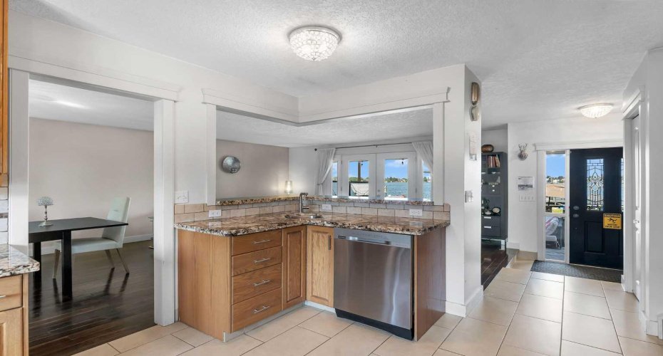 700 West Chestermere Drive, Chestermere, Alberta T1X 1B5, 4 Bedrooms Bedrooms, ,3 BathroomsBathrooms,Residential,For Sale,West Chestermere,A2273982