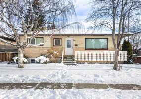 2812 24 Street, Calgary, Alberta T2M 3Z3, 5 Bedrooms Bedrooms, ,3 BathroomsBathrooms,Residential,For Sale,24,A2274294
