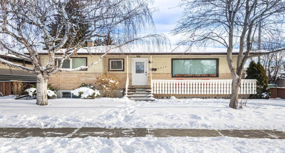 2812 24 Street, Calgary, Alberta T2M 3Z3, 5 Bedrooms Bedrooms, ,3 BathroomsBathrooms,Residential,For Sale,24,A2274294