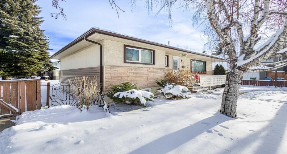 2812 24 Street, Calgary, Alberta T2M 3Z3, 5 Bedrooms Bedrooms, ,3 BathroomsBathrooms,Residential,For Sale,24,A2274294