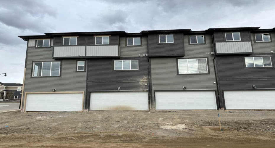 16 Sundown Place, Cochrane, Alberta T4C 3H2, 3 Bedrooms Bedrooms, ,3 BathroomsBathrooms,Residential,For Sale,Sundown,A2269276