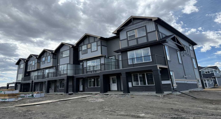 16 Sundown Place, Cochrane, Alberta T4C 3H2, 3 Bedrooms Bedrooms, ,3 BathroomsBathrooms,Residential,For Sale,Sundown,A2269276
