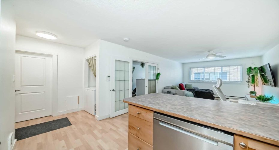 310 22 Avenue, Calgary, Alberta T2S 0H4, 1 Bedroom Bedrooms, ,1 BathroomBathrooms,Residential,For Sale,22,A2273844
