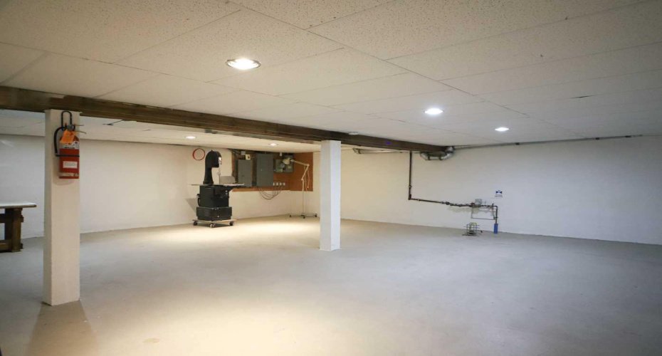 234 17 Avenue, Calgary, Alberta T2G 1H4, ,Commercial,For Sale,17,A2274351