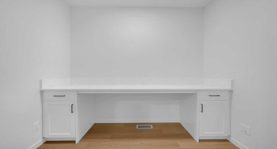 94 Royston Park, Calgary, Alberta T3L 0M4, 3 Bedrooms Bedrooms, ,3 BathroomsBathrooms,Residential,For Sale,Royston,A2274456