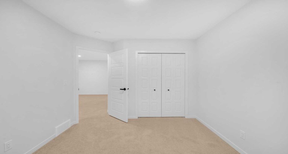 94 Royston Park, Calgary, Alberta T3L 0M4, 3 Bedrooms Bedrooms, ,3 BathroomsBathrooms,Residential,For Sale,Royston,A2274456