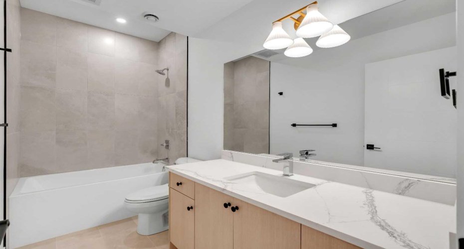 Basement Suite Full Bath