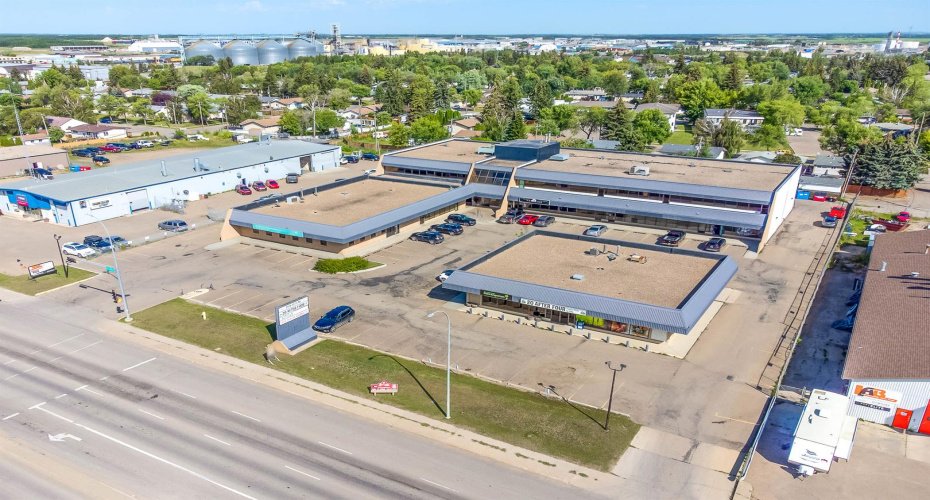 5704 44 Street, Lloydminster, Alberta T9V 2A1, ,Commercial,For Lease,44th Street Centre,44,A2267360