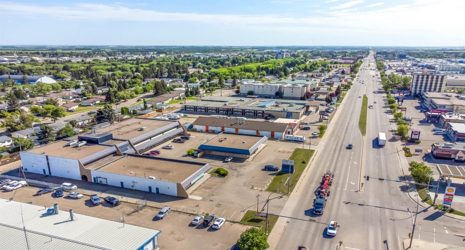 5704 44 Street, Lloydminster, Alberta T9V 2A1, ,Commercial,For Lease,44th Street Centre,44,A2267360