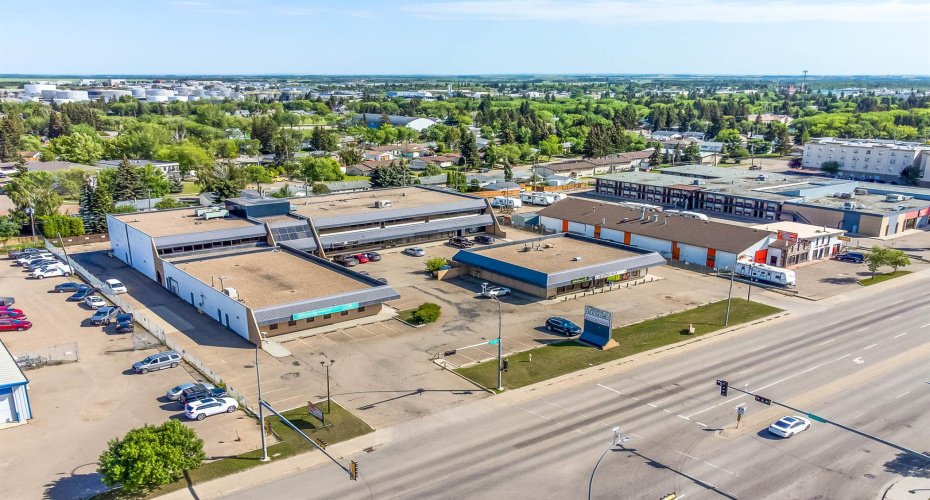 5704 44 Street, Lloydminster, Alberta T9V 2A1, ,Commercial,For Lease,44th Street Centre,44,A2267360