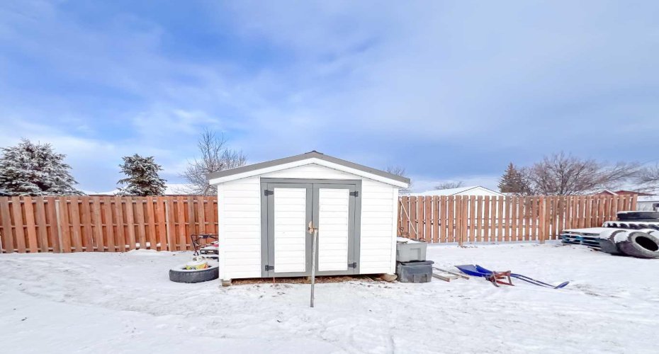 302 1 Street, Falher, Alberta T0H 1M0, ,Multi-family,For Sale,1,A2273672