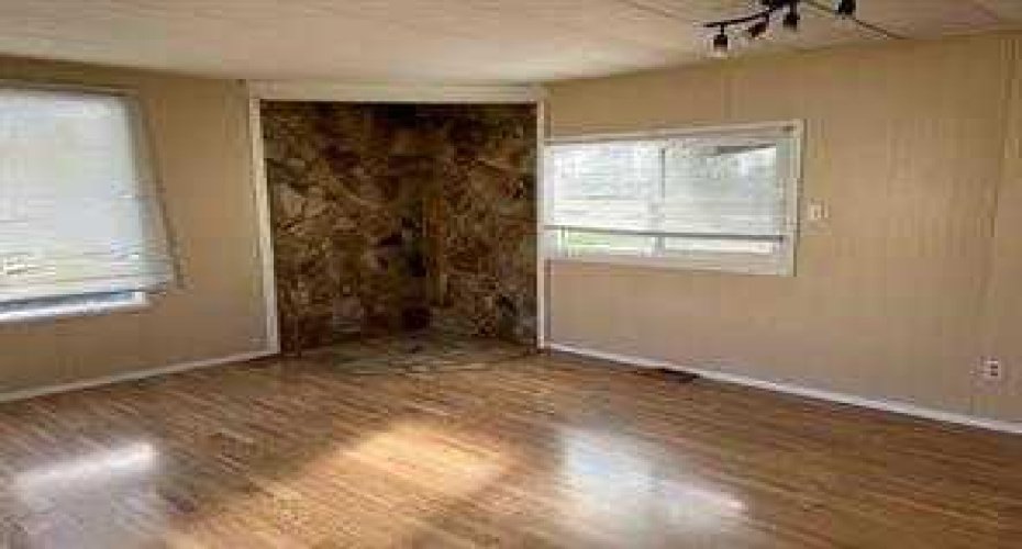502 kaybob Drive, Fox Creek, Alberta T0H1P0, ,Commercial,For Sale,kaybob,A2274618