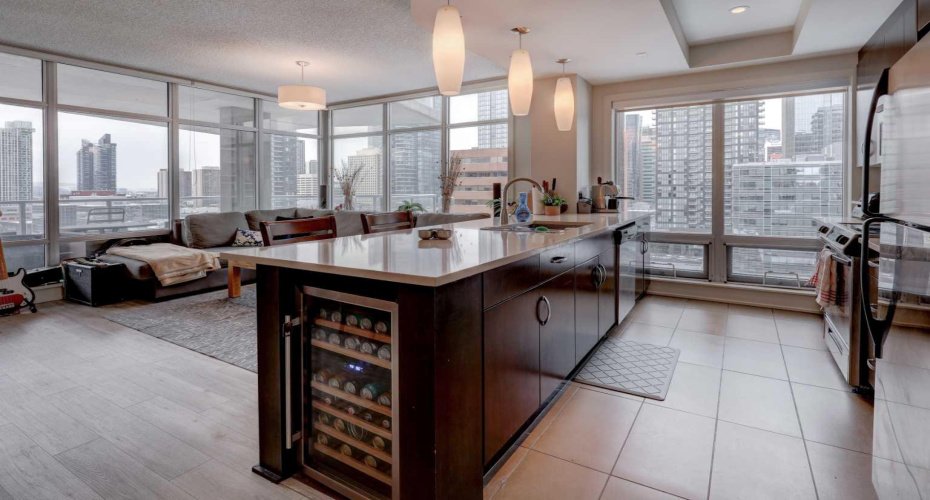 530 12 Avenue, Calgary, Alberta T2R 0B1, 2 Bedrooms Bedrooms, ,2 BathroomsBathrooms,Residential,For Sale,12,A2274861