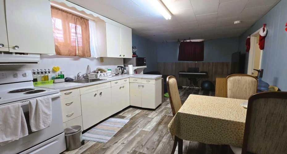 101A Avenue, Lac La Biche, Alberta T0A 2C0, 4 Bedrooms Bedrooms, ,2 BathroomsBathrooms,Residential,For Sale,Avenue,A2275035