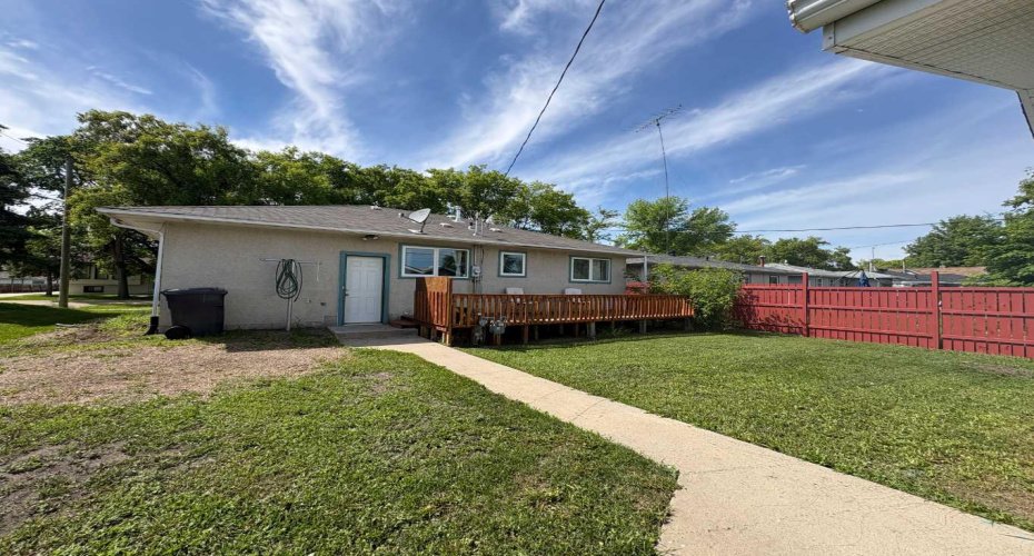5019 51 Street, Mannville, Alberta T0B 2W0, 5 Bedrooms Bedrooms, ,2 BathroomsBathrooms,Residential,For Sale,51,A2275244