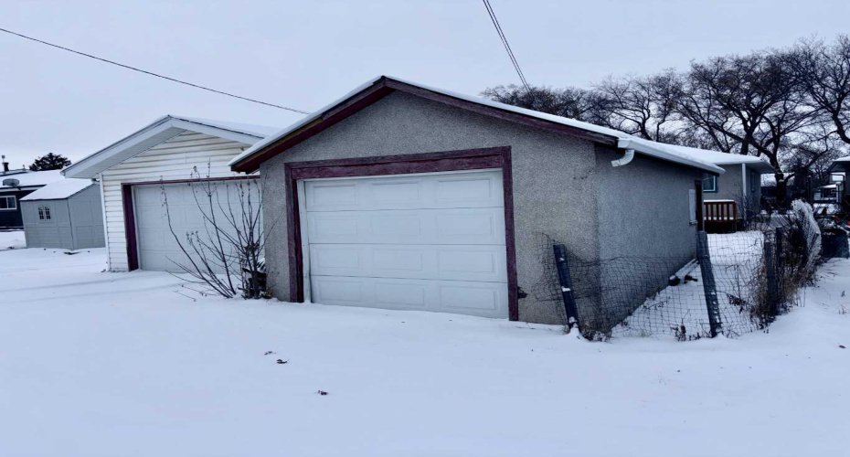 5019 51 Street, Mannville, Alberta T0B 2W0, 5 Bedrooms Bedrooms, ,2 BathroomsBathrooms,Residential,For Sale,51,A2275244