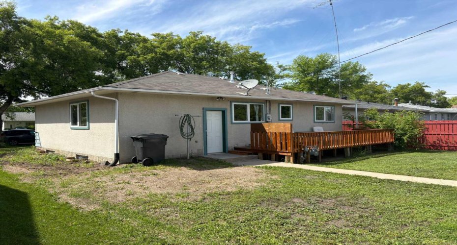 5019 51 Street, Mannville, Alberta T0B 2W0, 5 Bedrooms Bedrooms, ,2 BathroomsBathrooms,Residential,For Sale,51,A2275244