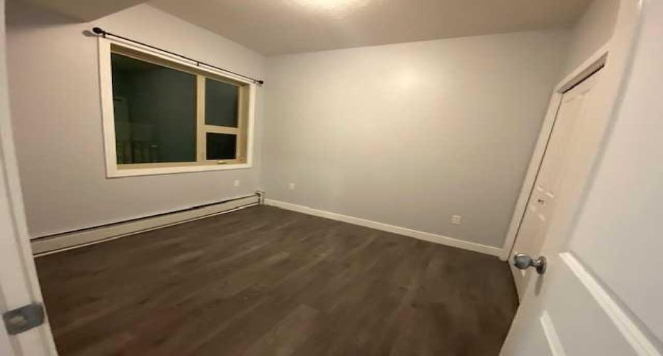 330 2 Street, Brooks, Alberta T1R 0E9, 2 Bedrooms Bedrooms, ,2 BathroomsBathrooms,Residential,For Sale,2,A2275288