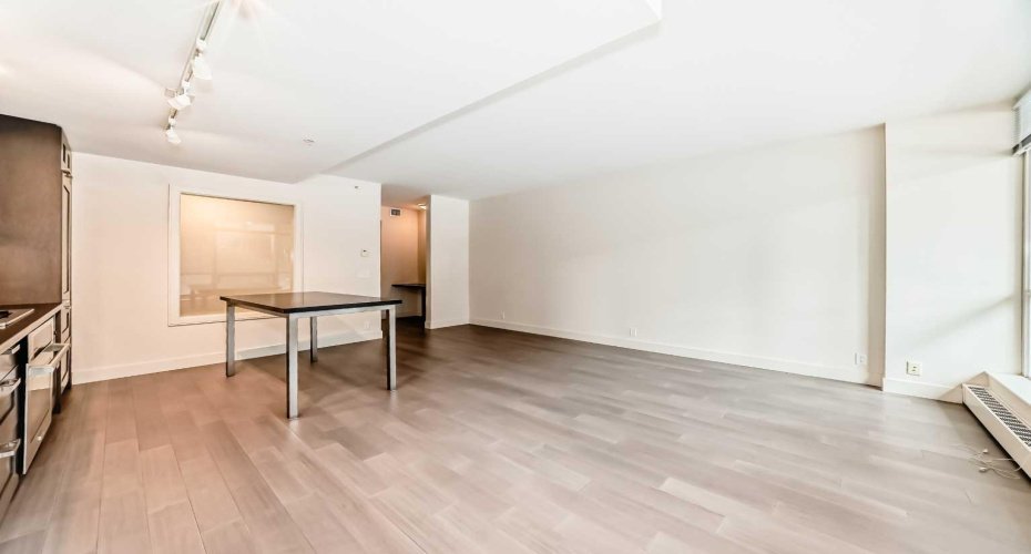 222 RIVERFRONT Avenue, Calgary, Alberta T2P 0X2, 1 Bedroom Bedrooms, ,1 BathroomBathrooms,Residential,For Sale,RIVERFRONT,A2275149
