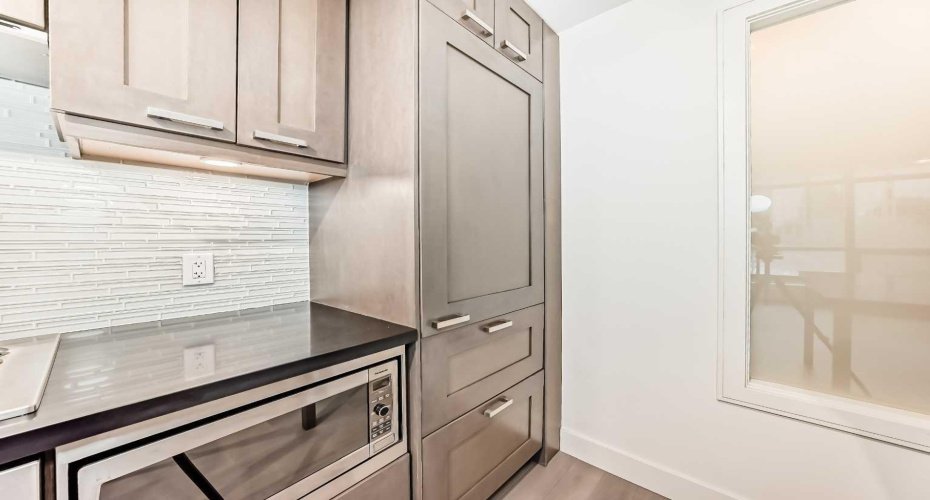 222 RIVERFRONT Avenue, Calgary, Alberta T2P 0X2, 1 Bedroom Bedrooms, ,1 BathroomBathrooms,Residential,For Sale,RIVERFRONT,A2275149