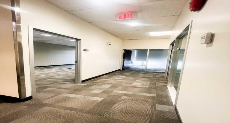 1111 Kingsway Avenue, Medicine Hat, Alberta T1A 2Y1, ,Commercial,For Lease,Kingsway,A2170206