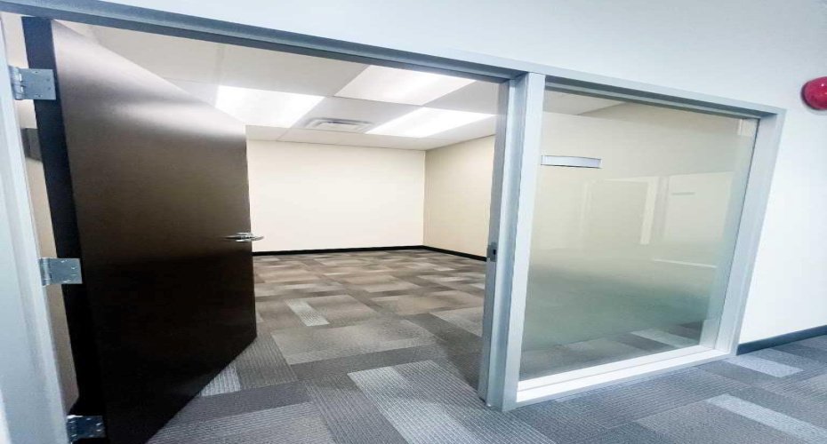 1111 Kingsway Avenue, Medicine Hat, Alberta T1A 2Y1, ,Commercial,For Lease,Kingsway,A2170206