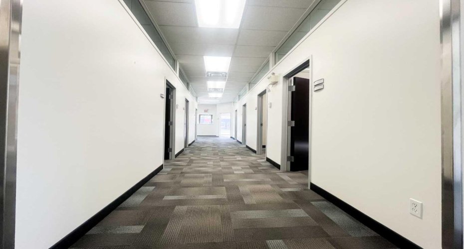 1111 Kingsway Avenue, Medicine Hat, Alberta T1A 2Y1, ,Commercial,For Lease,Kingsway,A2170206