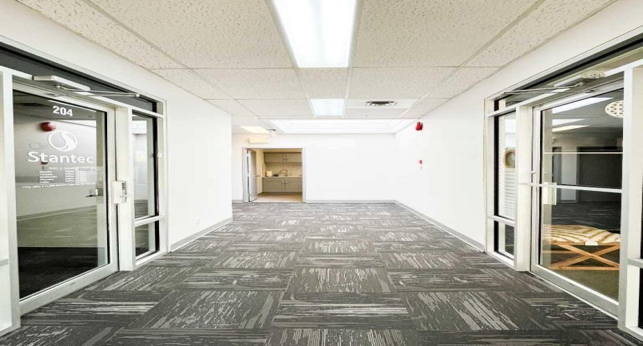 1111 Kingsway Avenue, Medicine Hat, Alberta T1A 2Y1, ,Commercial,For Lease,Kingsway,A2170226