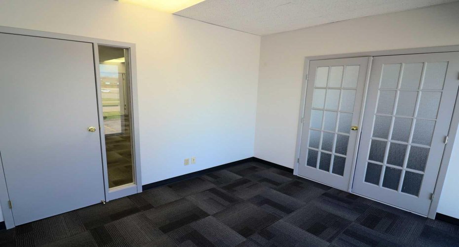 4712 13 Street, Calgary, Alberta T2E 6P1, ,Commercial,For Lease,13,A2231736